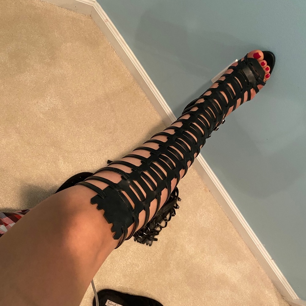 Sandals - Picture 7 of 8